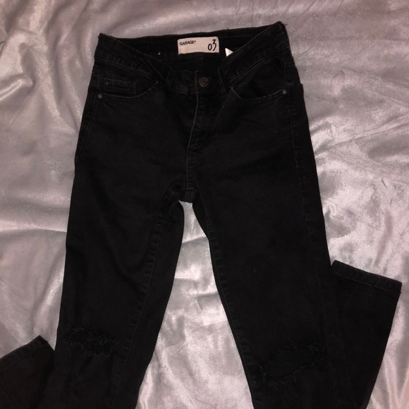 Black jeans ripped at the knees - Picture 1 of 2